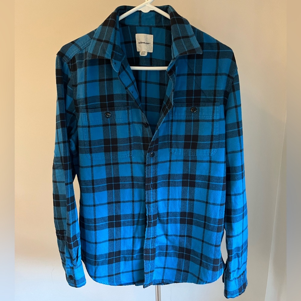 American Eagle - men’s blue flannel (medium)